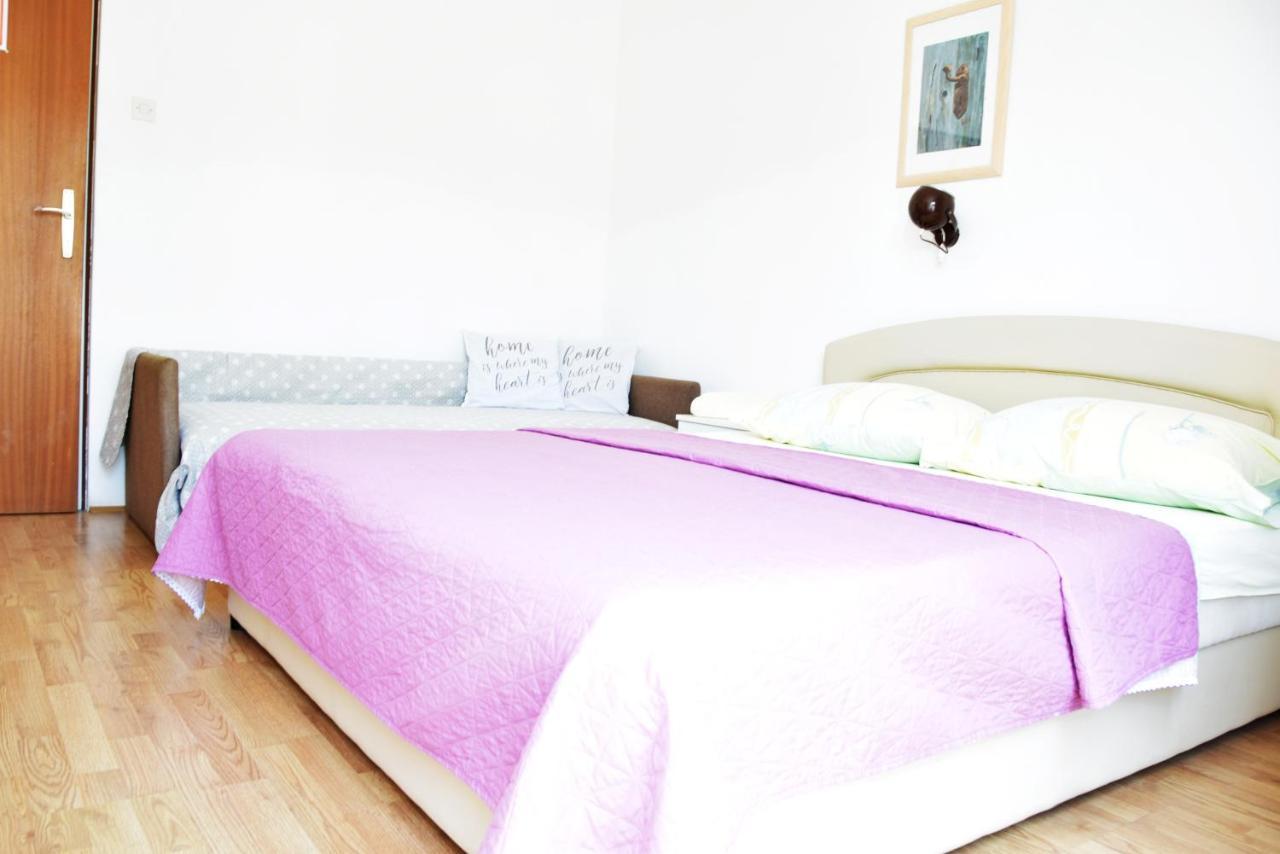 Guest House Tina Rab Town Zewnętrze zdjęcie