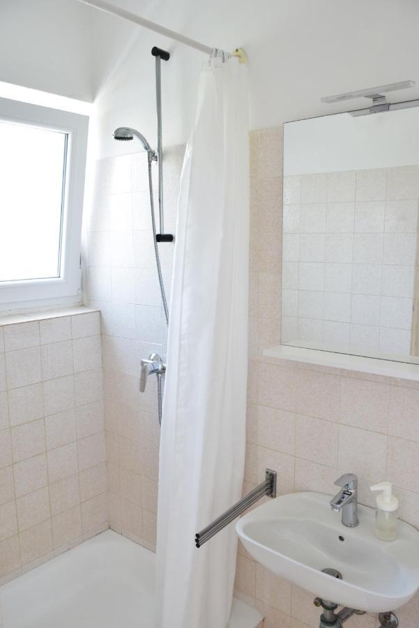 Guest House Tina Rab Town Zewnętrze zdjęcie