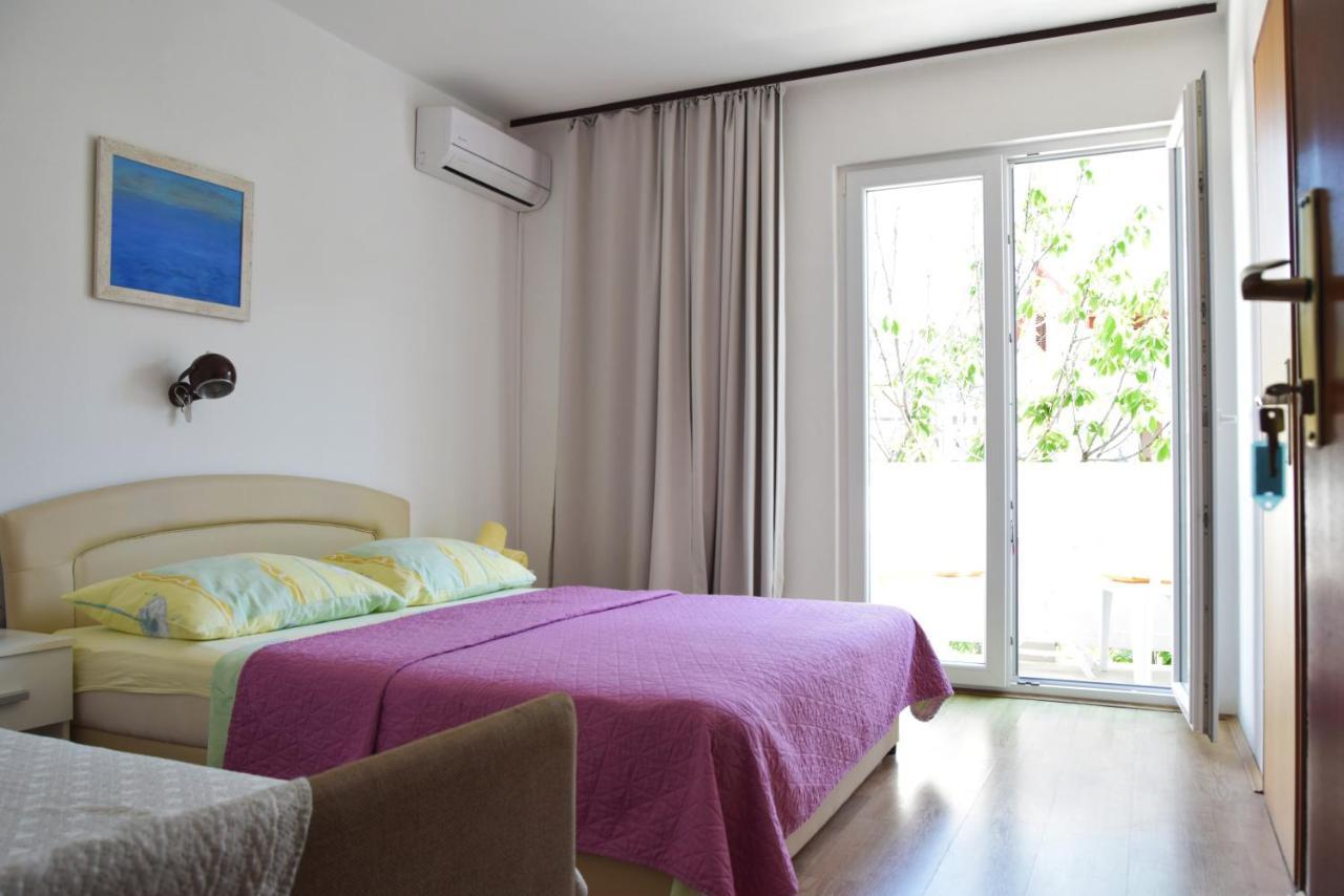 Guest House Tina Rab Town Zewnętrze zdjęcie