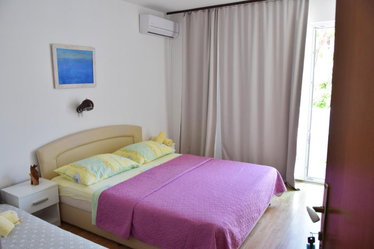 Guest House Tina Rab Town Zewnętrze zdjęcie