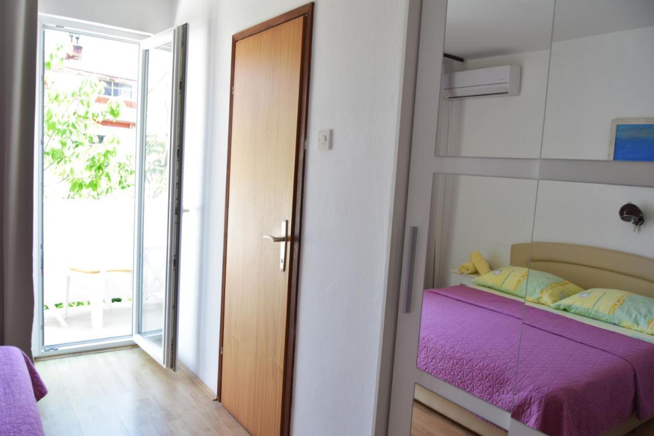 Guest House Tina Rab Town Zewnętrze zdjęcie