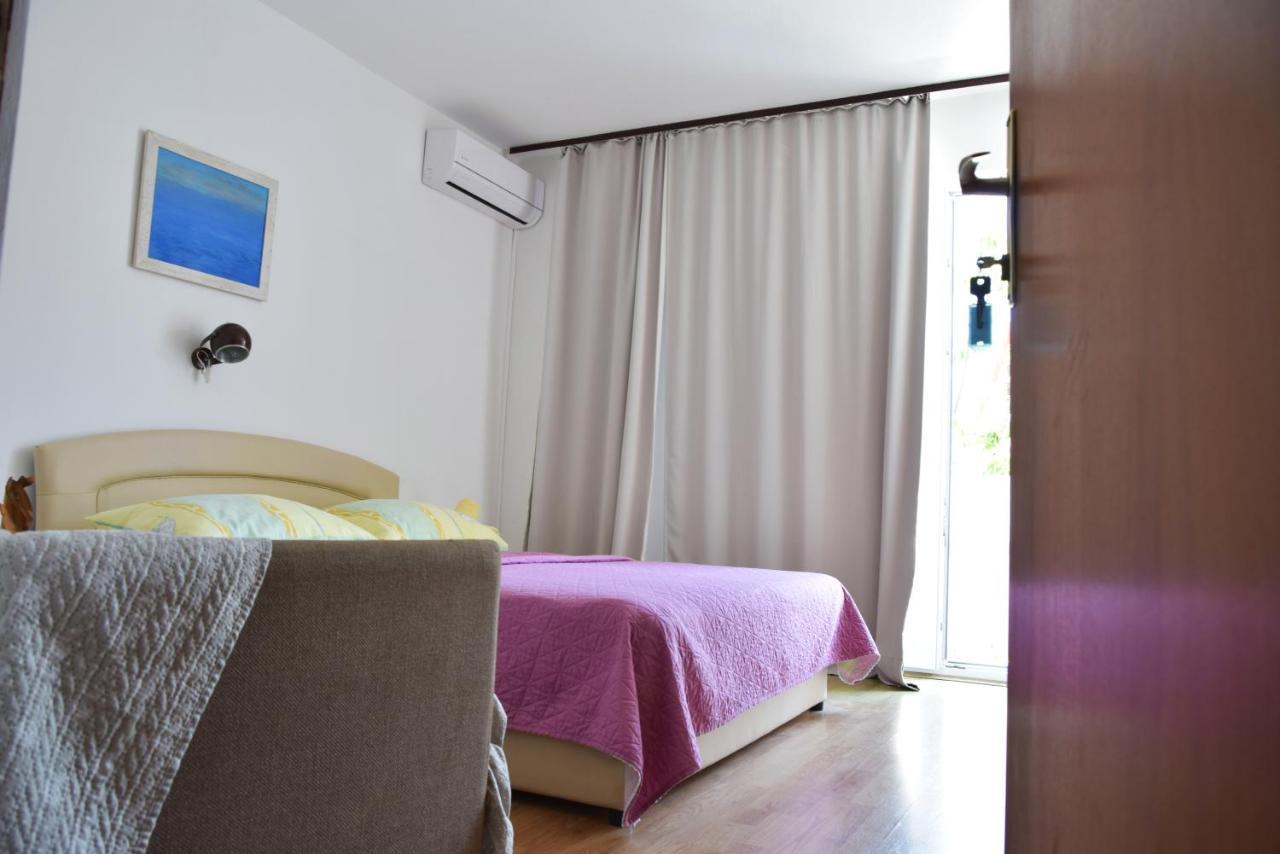 Guest House Tina Rab Town Zewnętrze zdjęcie