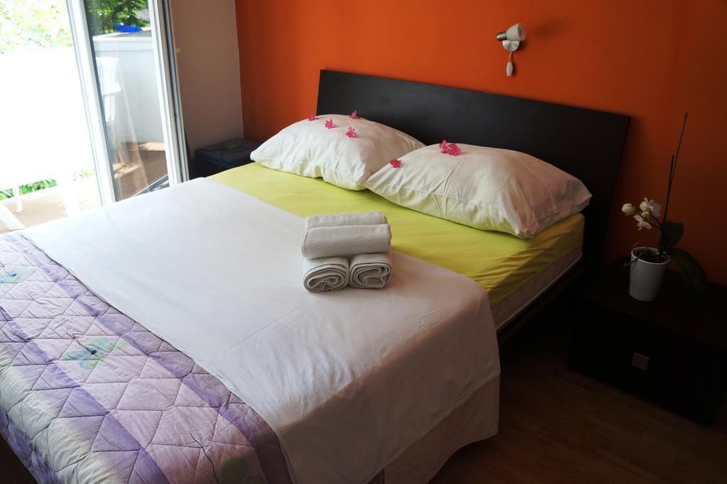 Guest House Tina Rab Town Zewnętrze zdjęcie
